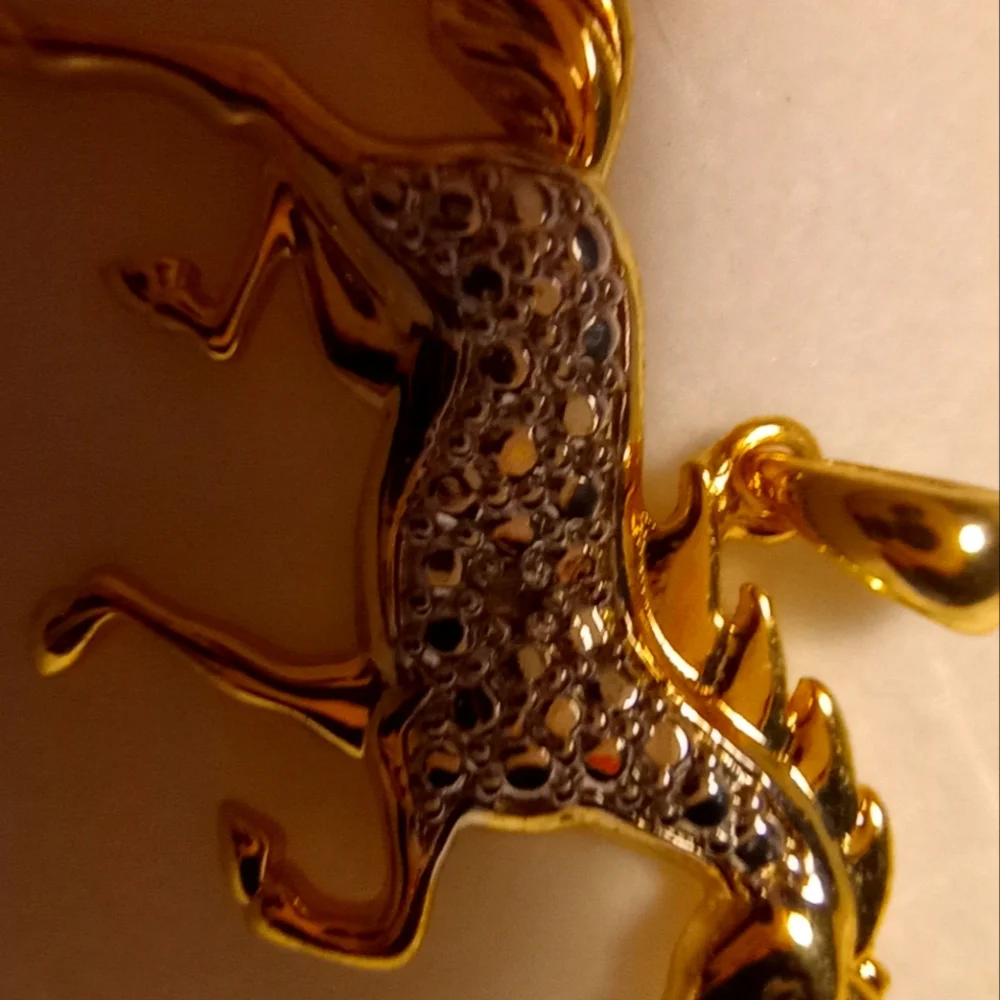Diamond accent gold tone horse pendant - Picture 9 of 10